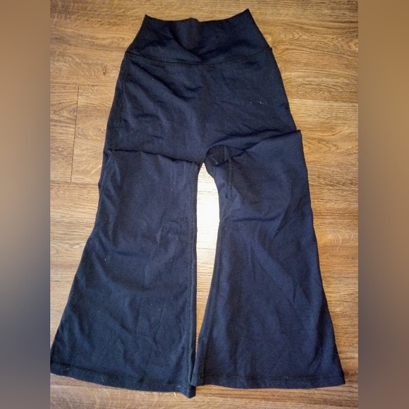 Pants - NWOT, Black Women's Flare Leggings, Peachy Bottom, Size XS